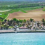 Kamp alanı Mobil-home 4 Pers. Avec Terrasse - - Api-1-52-1531